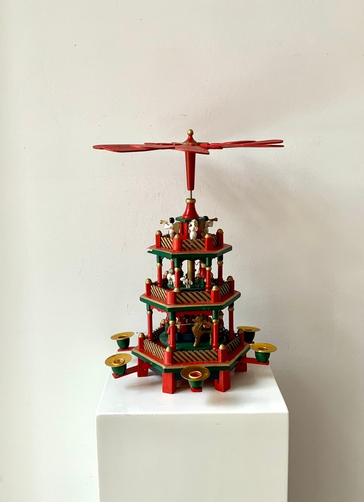 Karácsonyi figuradísz - Vörös/zöld/arany karácsonyi piramis - Fa - 1970/80-as évek #1.0