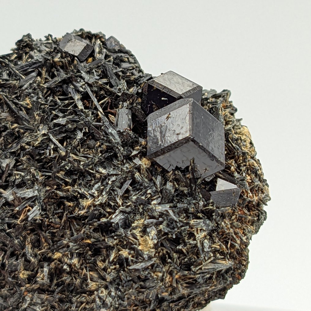 Very rare MELANITE, black GARNET with EPIDOTE, Mali Crystals on matrix - Height: 42 mm - Width: 36 mm- 31 g #2.1