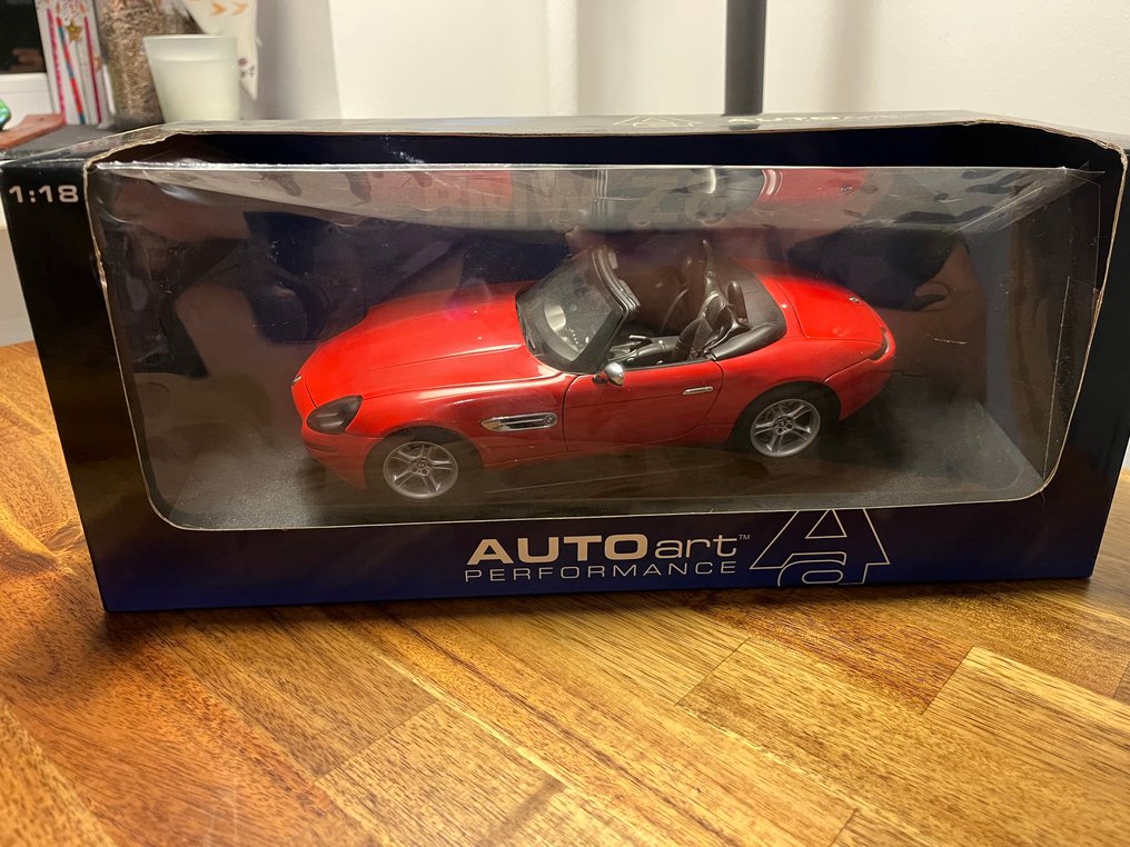 Autoart 1:18 - Model car - BMW z8 - Full opening #4.3