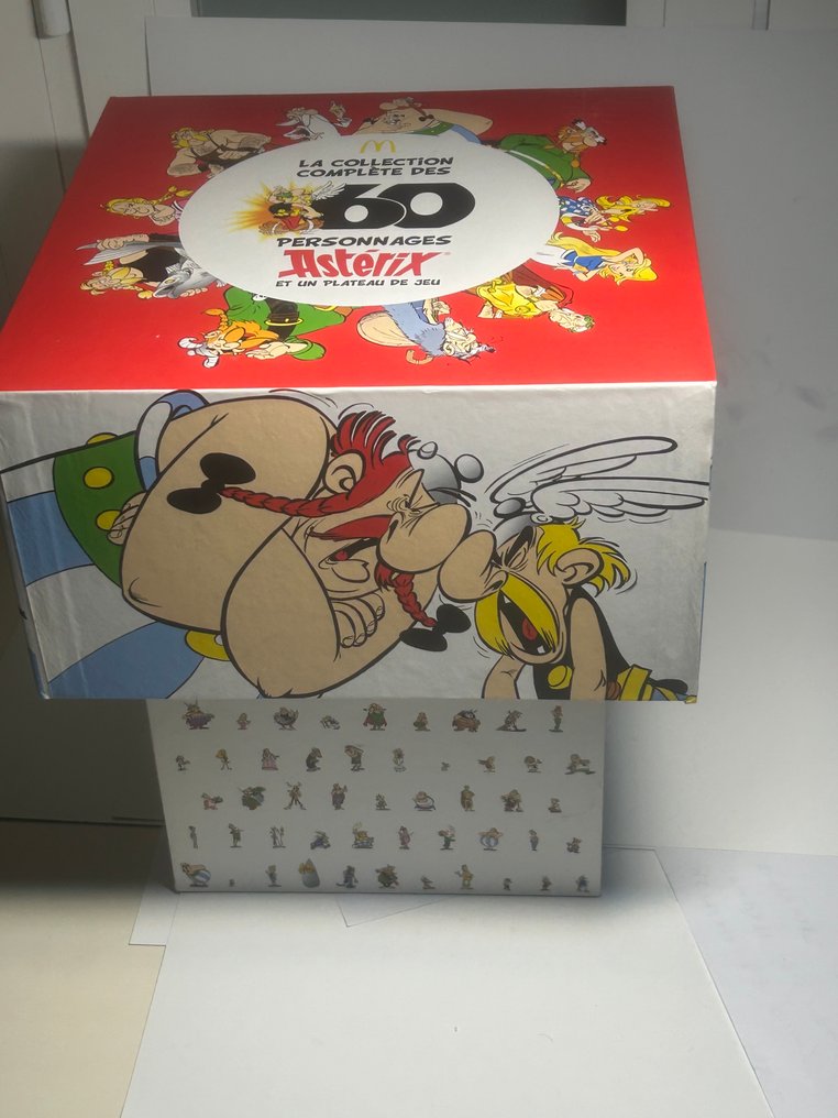 Asterix - 60 figuras + Caja - Asterix #3.2