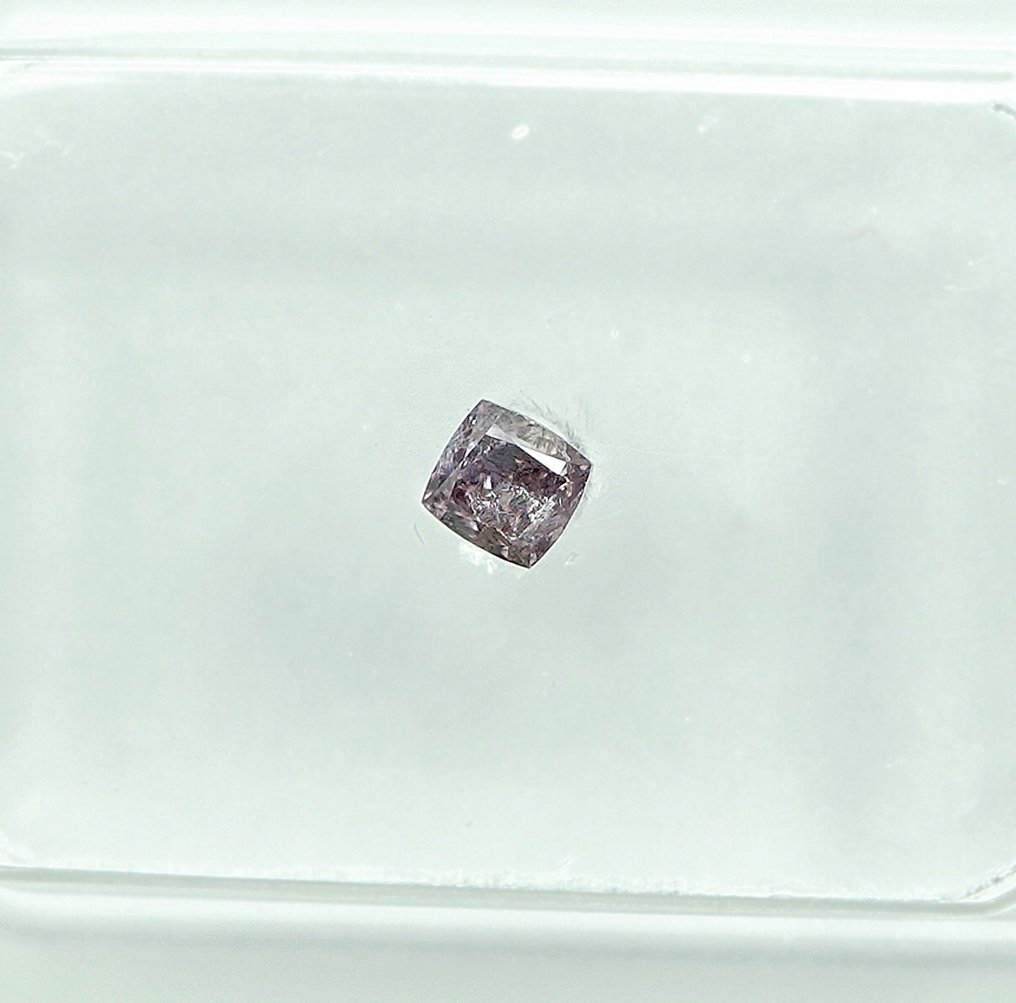 1 pcs Diamond  (Natural coloured)  - 0.14 ct - Cushion - Fancy Purplish Pink - I3 - Gem Report Antwerp (GRA) #1.0