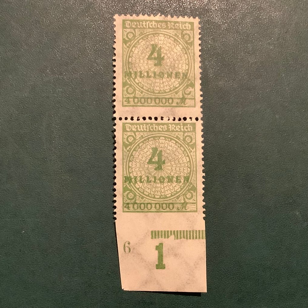 Cesarstwo Niemieckie 1923 - 4 milion znaczków na dole nieząbkowanych - Michel 316 Uu #1.0