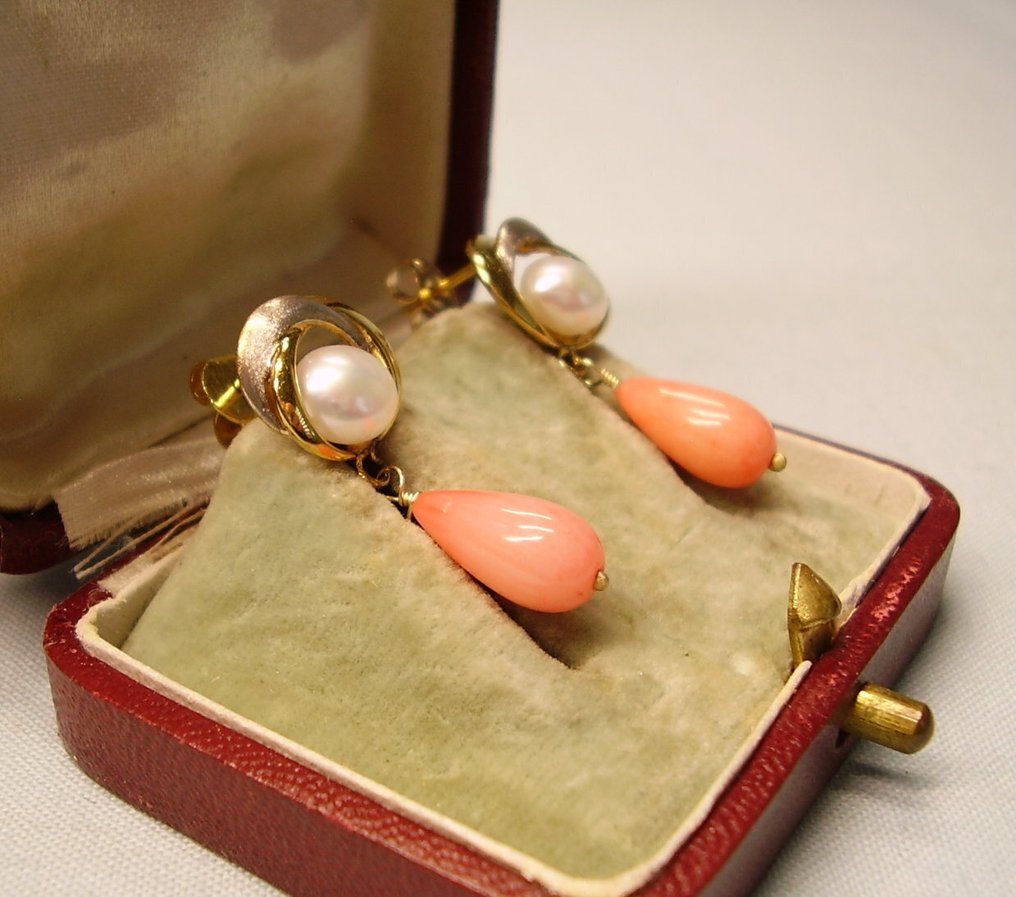 No Reserve Price - Earrings - 14 kt. Yellow gold -  9.80ct. tw. Coral - Pearl - Goldsmith craftsmanship #1.0