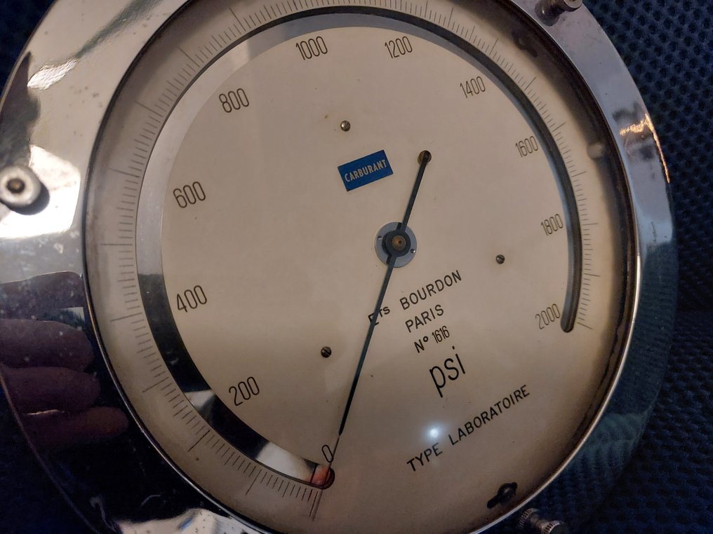 Strumenti di misurazione - Metallo, source - 1940-1950 - Strumento di misura della pressione di grandi dimensioni, numero 1616 della BOURDON, tipo #4.3