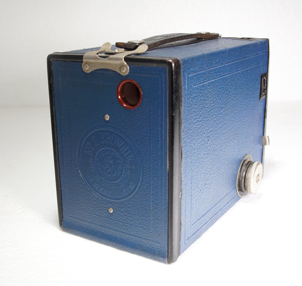 Kodak No.2 Brownie in seven colours + cases | Box camera #2.1