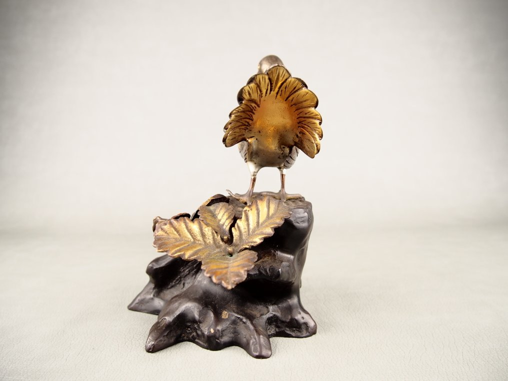 Bronze - Very auspicious bush warbler that represents the beginning of a new cycle, change, and good fortune - Shōwa period (1926-1989) #3.2