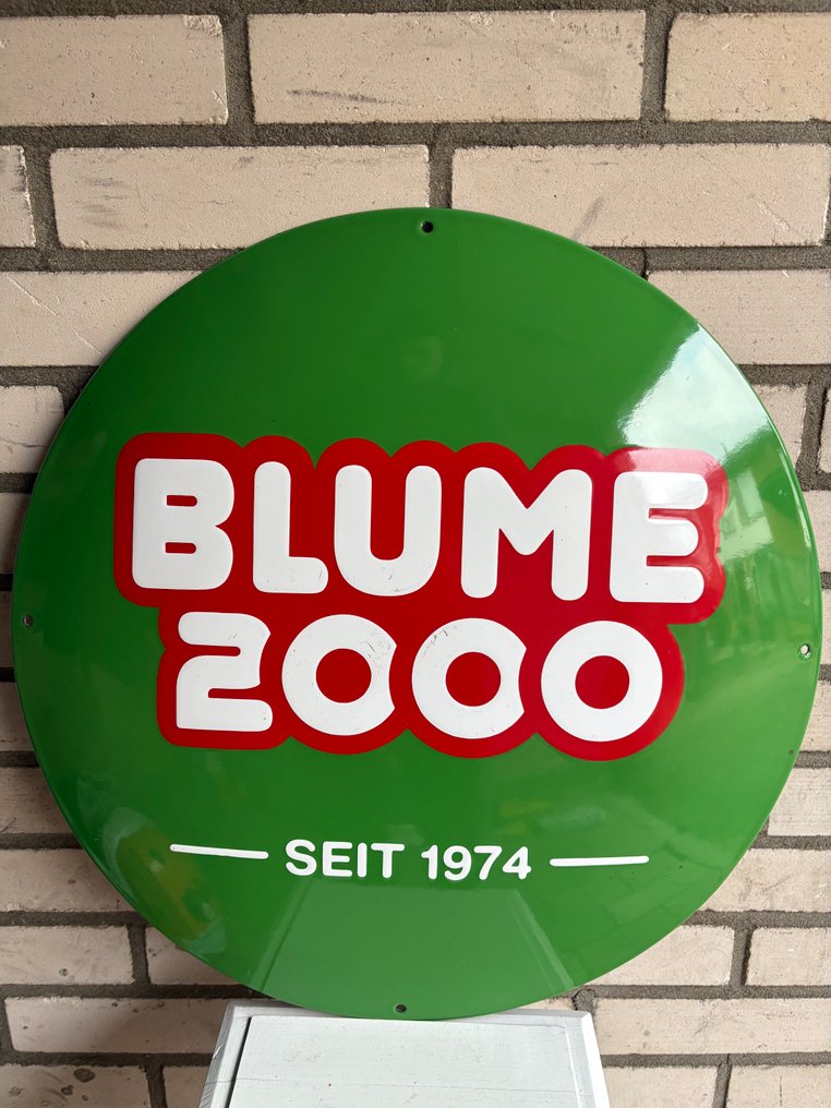 Emaljreklamskylt - Rond emaille bord – Blume 2000 – Groene huisstijl – Sinds 1974 – Duits reclamebord – Ca. 2000 - Emaljskylt - Emalj #1.0