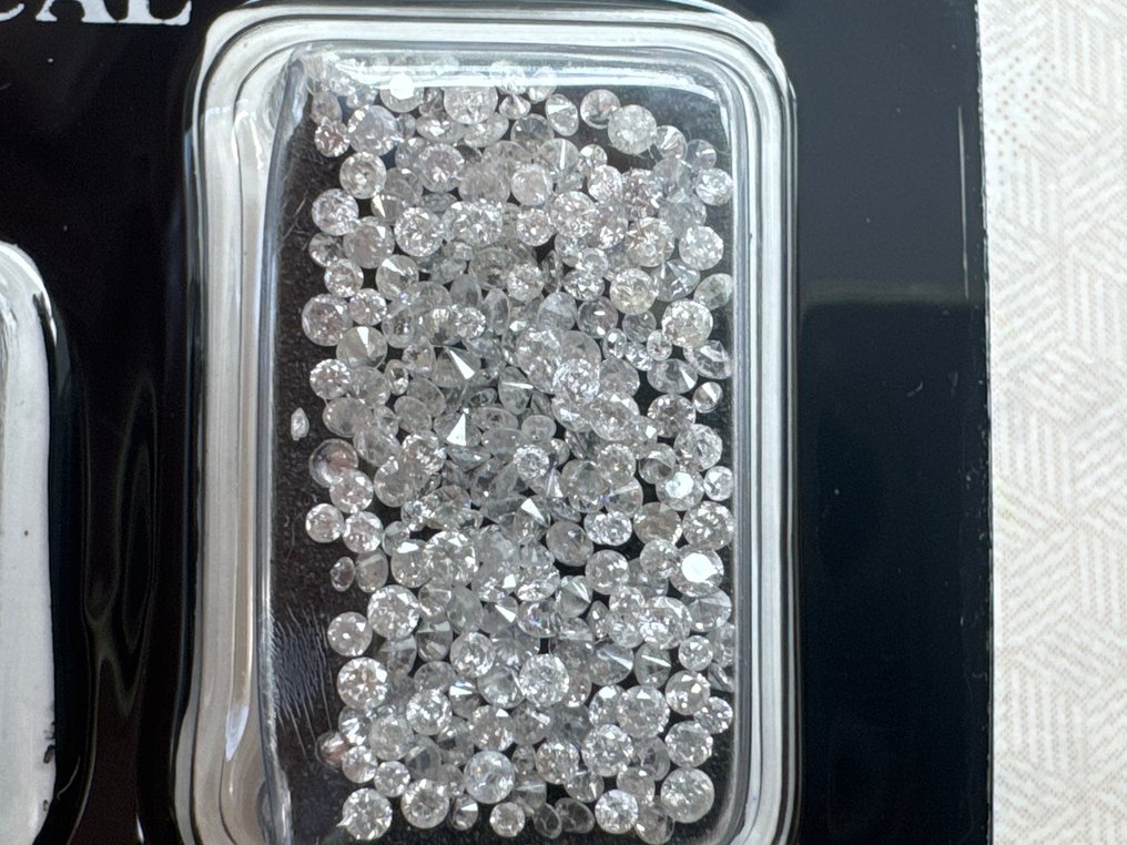 No Reserve Price - 287 pcs Diamond  (Natural)  - 3.03 ct - Round - D (colourless), E, F, G - VVS1, SI1, VVS2, VS2, VS1, SI2, I1 - Gemmological Centre Israel (G.C.I.) #3.2