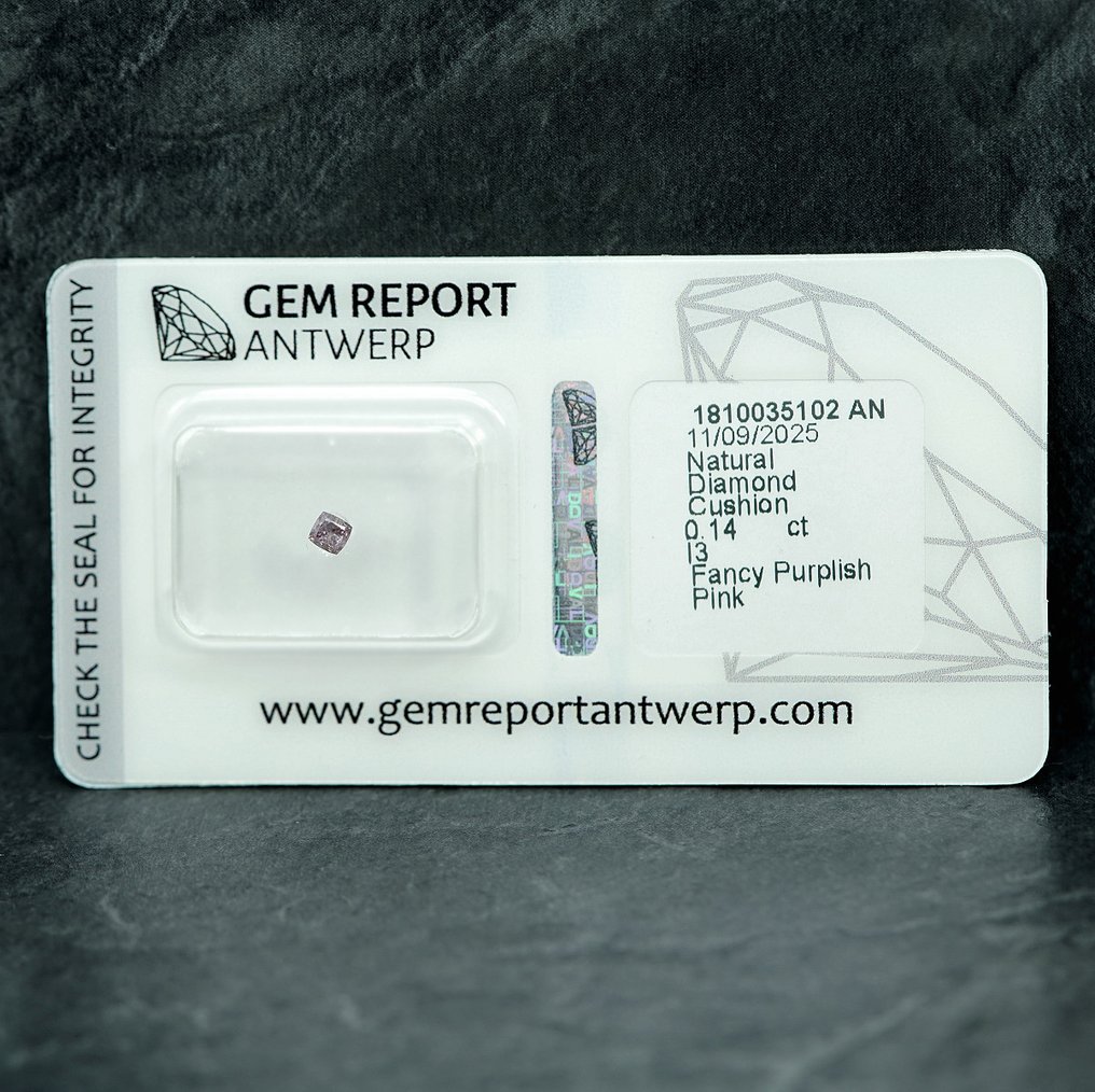 1 pcs Diamond  (Natural coloured)  - 0.14 ct - Cushion - Fancy Purplish Pink - I3 - Gem Report Antwerp (GRA) #1.0