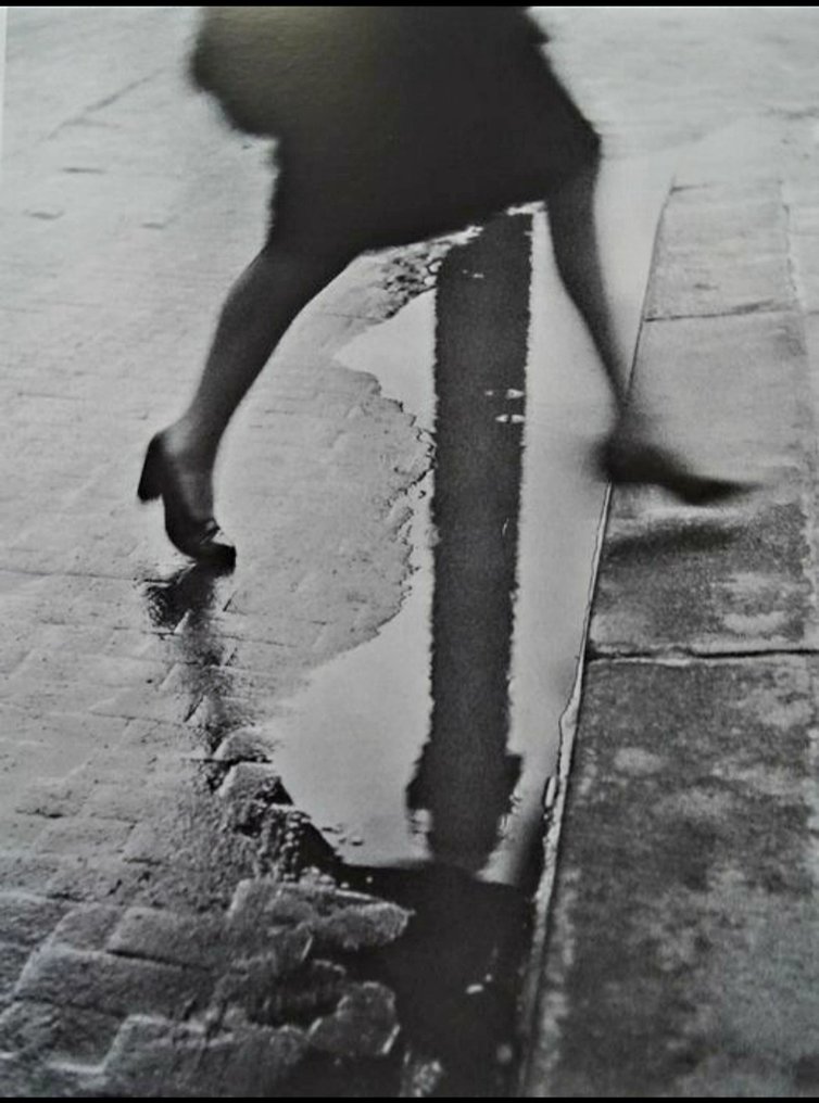 Willy Ronis (1910–2009) - Chuva na Place Vendôme (1947) #1.0