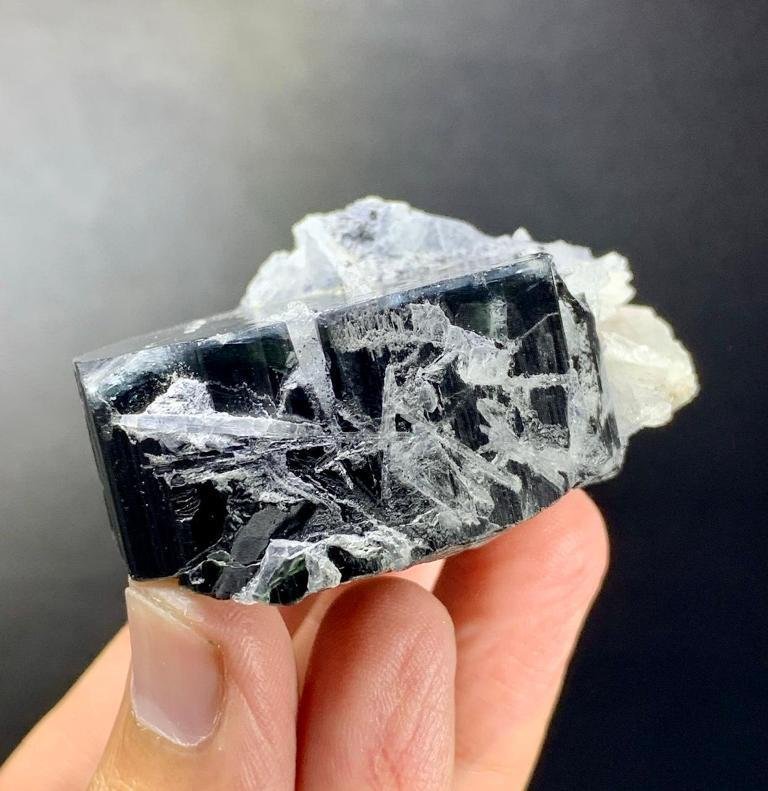 Natural Blue Cap Tourmaline Crystal Mineral Collection - Height: 62 mm - Width: 45 mm- 128 g - (1) #1.0