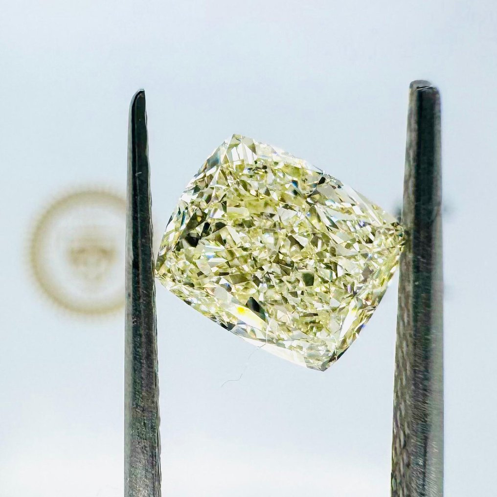 1 pcs Diamond (Natural) - 2.01 ct - Cushion - VS2 - Gemological Institute of America (GIA) #2.1