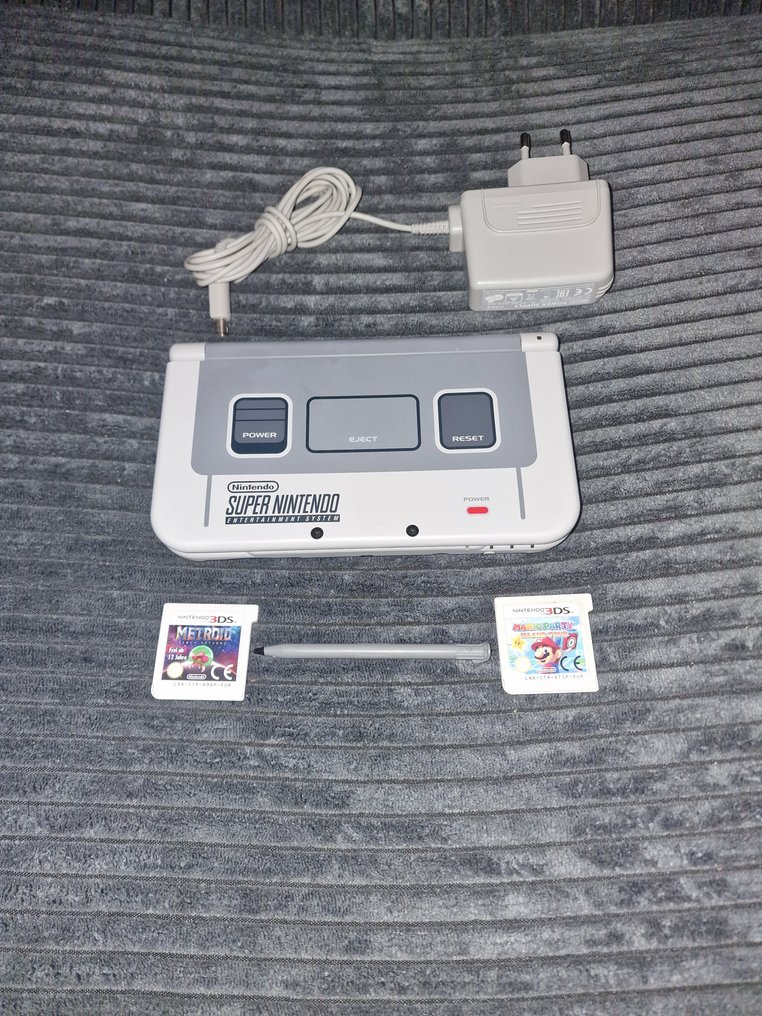 Nintendo - New 3DS XL - SNES Special Edition - Κονσόλα βιντεοπαιχνιδιών + παιχνίδια #1.0