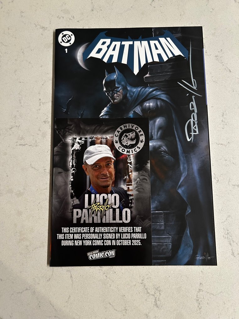 Batman (Vol. 4) #1 - Carnivore Comics Lucio Parrillo Variant - Signed by Lucio Parrillo + COA - Card Stock Affixed Cover - Print Run of 600 - 1 Signed comic - Limited edition - 2025 #1.0