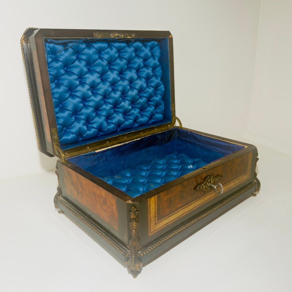 珠宝盒 - 缎面绗缝礼盒 - 紫杉木，玫瑰木，黑色木 - 拿破仑三世 #1.0