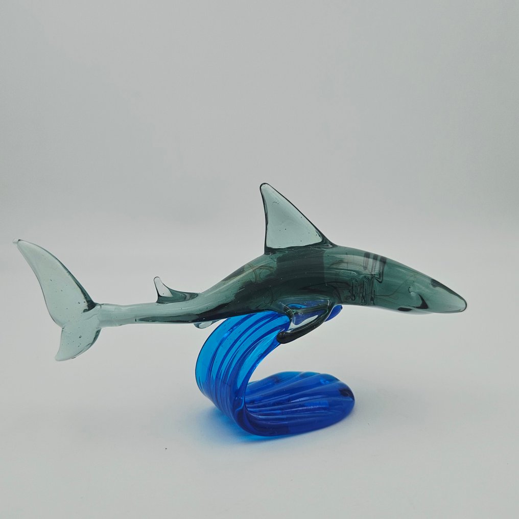 Statuette - Squalo sopra onda - Glas #4.3