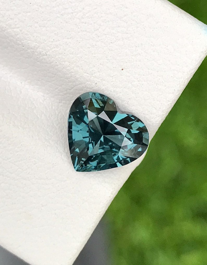 没有保留价 - 1 pcs  蓝色, 绿色 尖晶石  - 2.60 ct - 国际宝石研究院（IGI） #1.0