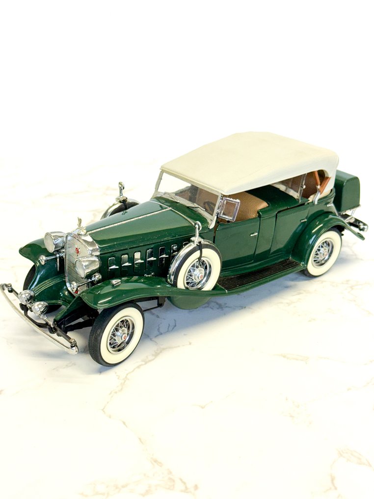 Danbury Mint 1:24 - 模型車 - 1932 Cadillac V16 Convertible Sedan #1.0
