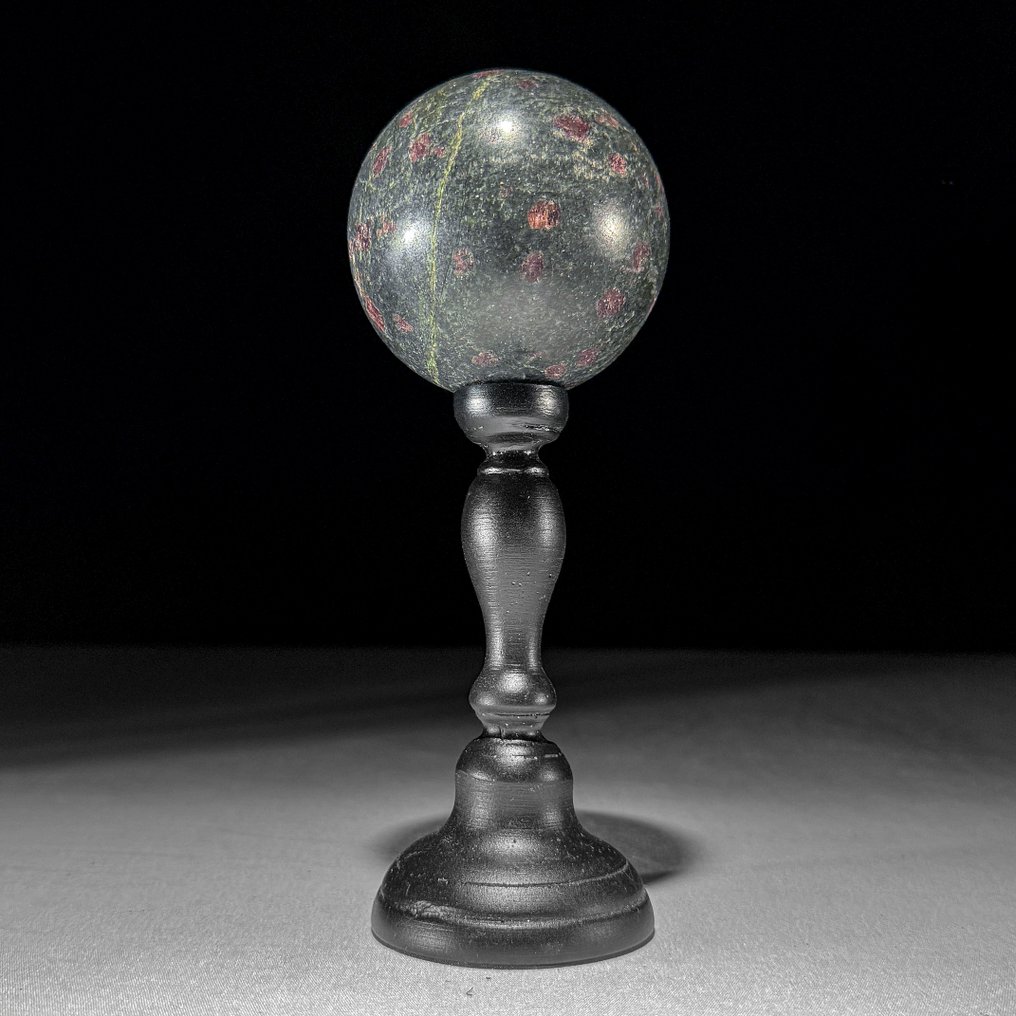 NO RESERVE PRICE - Wonderful Set of 3 Ruby Zoisite- Sphere on custom stands - Height: 17.5 cm - Width: 6.7 cm- 2100 g - (1) #3.2