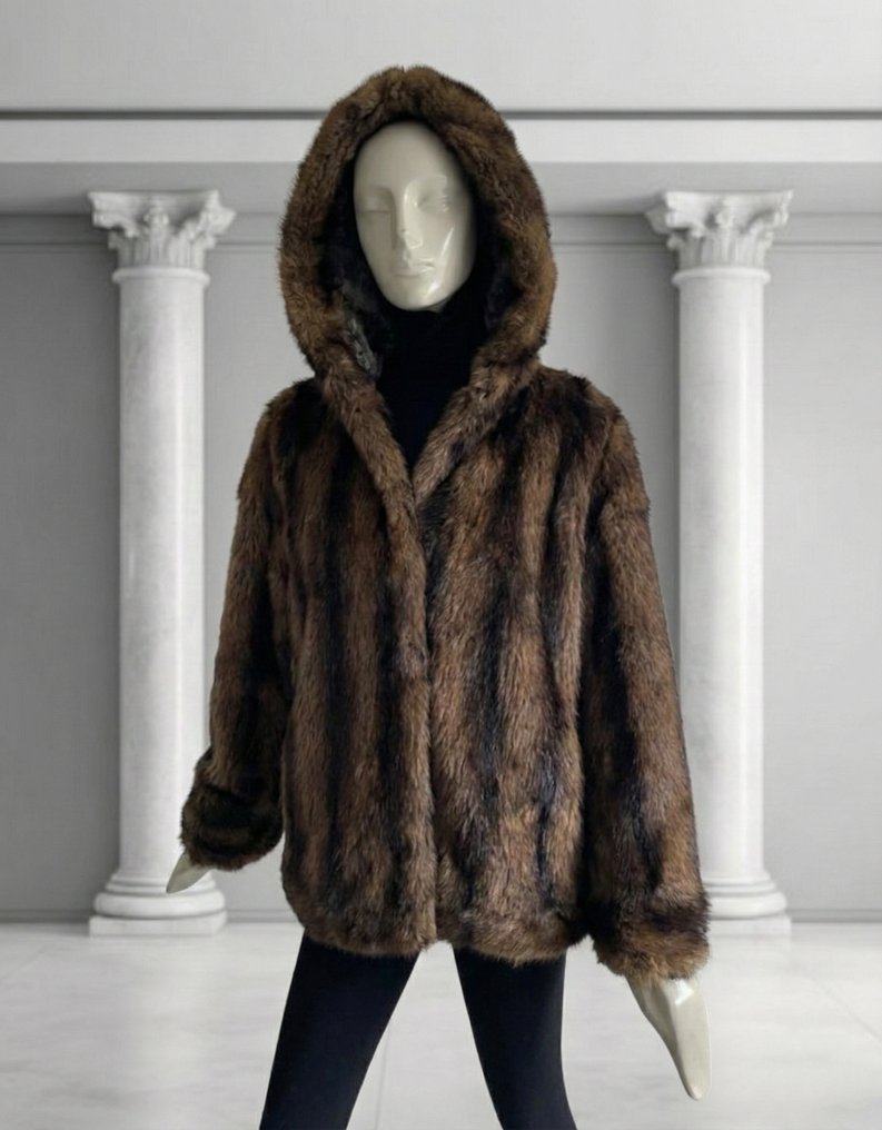 Artisan Furrier - Γούνινο παλτό #1.0