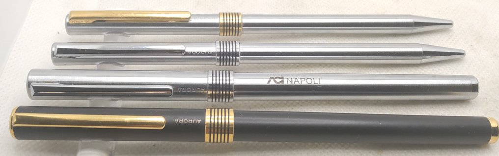 Aurora - Lot of 4 - 没有保留价 - 笔套件 #1.0