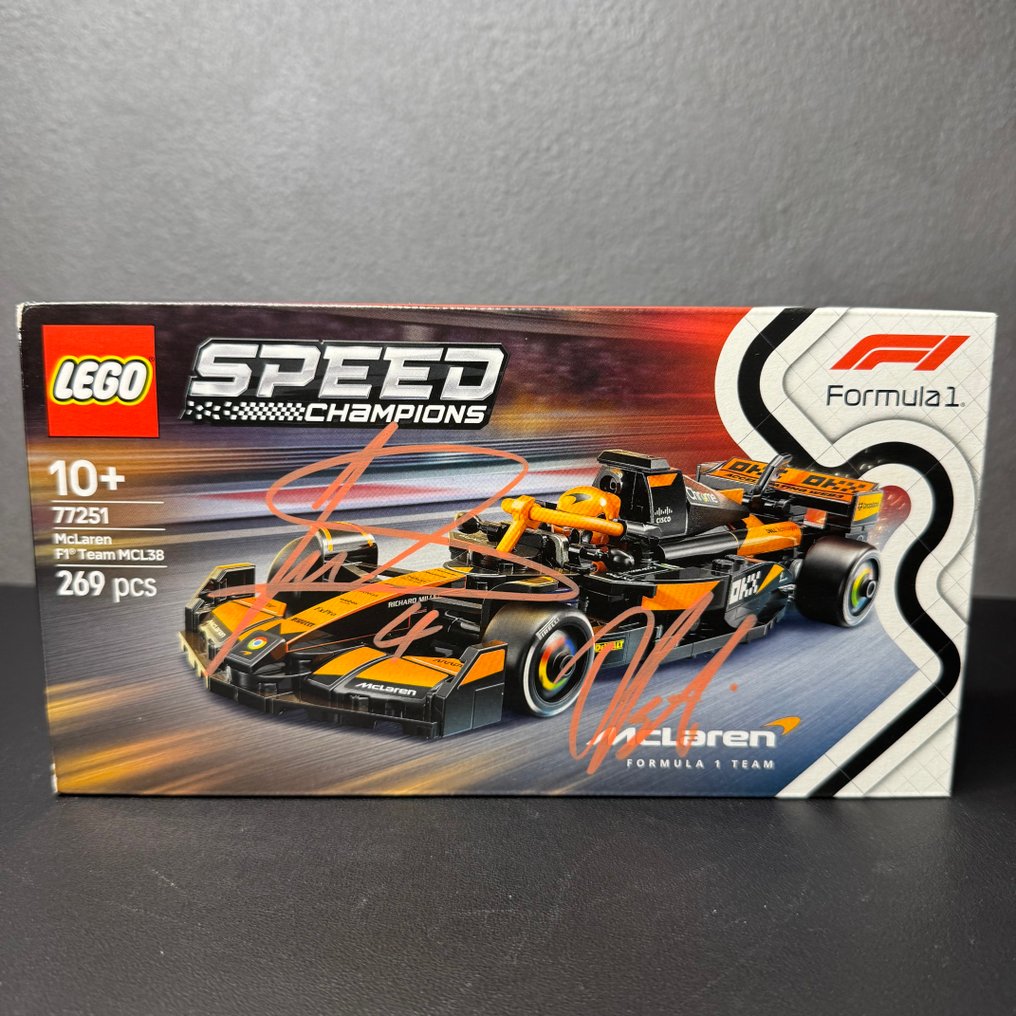 迈凯轮 - Lando Norris & Oscar Piastri Signed - 2024 - 乐高速度冠军  #1.0