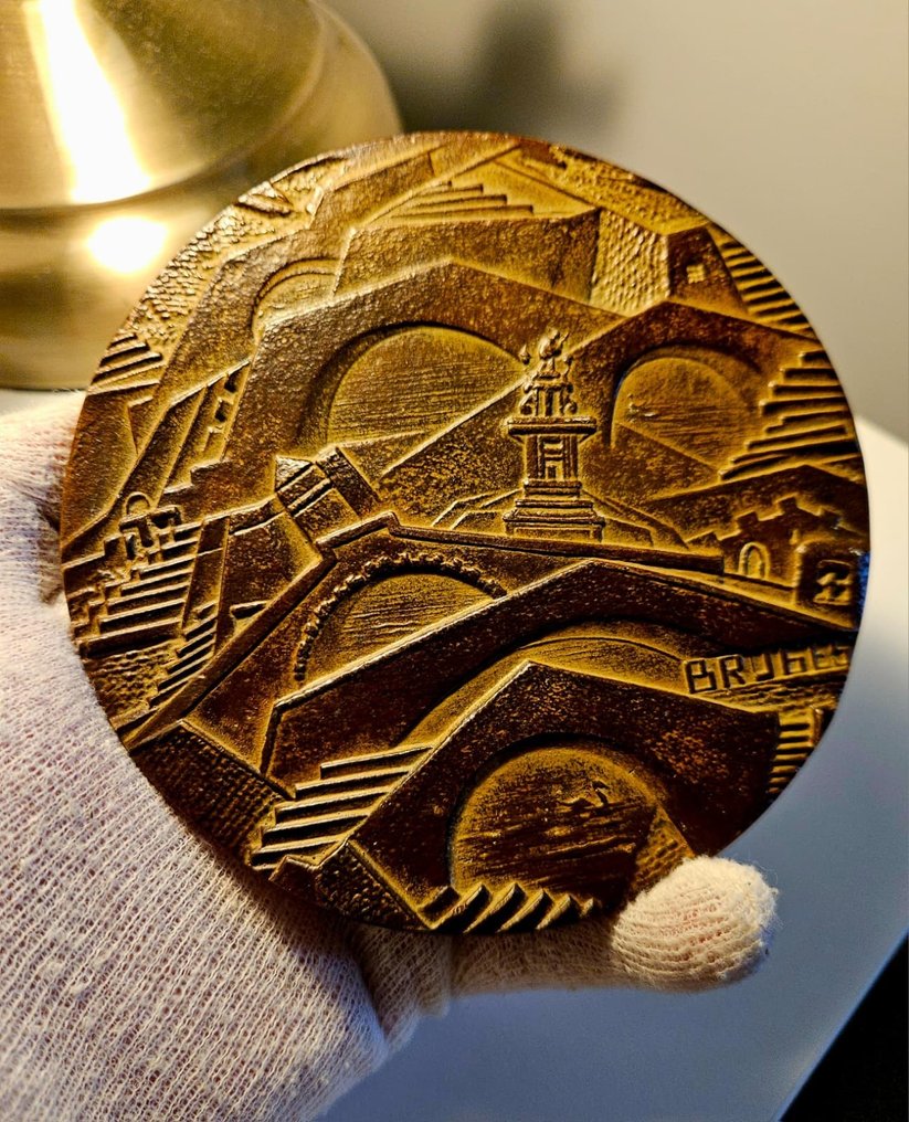 Belgium, France. Ex. Rare. Historical Medal 1972 Bruges – Thérèse Dufresne - Club Français de la Médaille #3.2