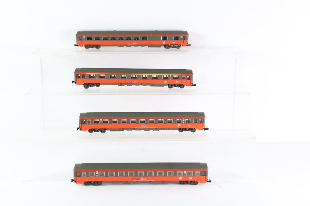Roco N - 24284/24284/24343 - Model train passenger carriage (1) - 4x carriages, first and second class. - ÖBB #1.0
