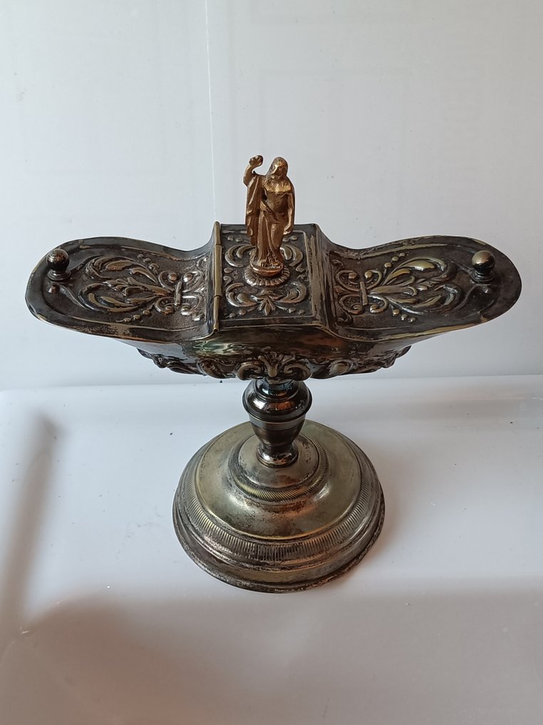 Θυμιατό - Ασημένιο μέταλλο με ανάγλυφη επεξεργασία και κάτω από τη βάση ξύλου. - Υψώστε τον Νικηφόρο Χριστό #2.1