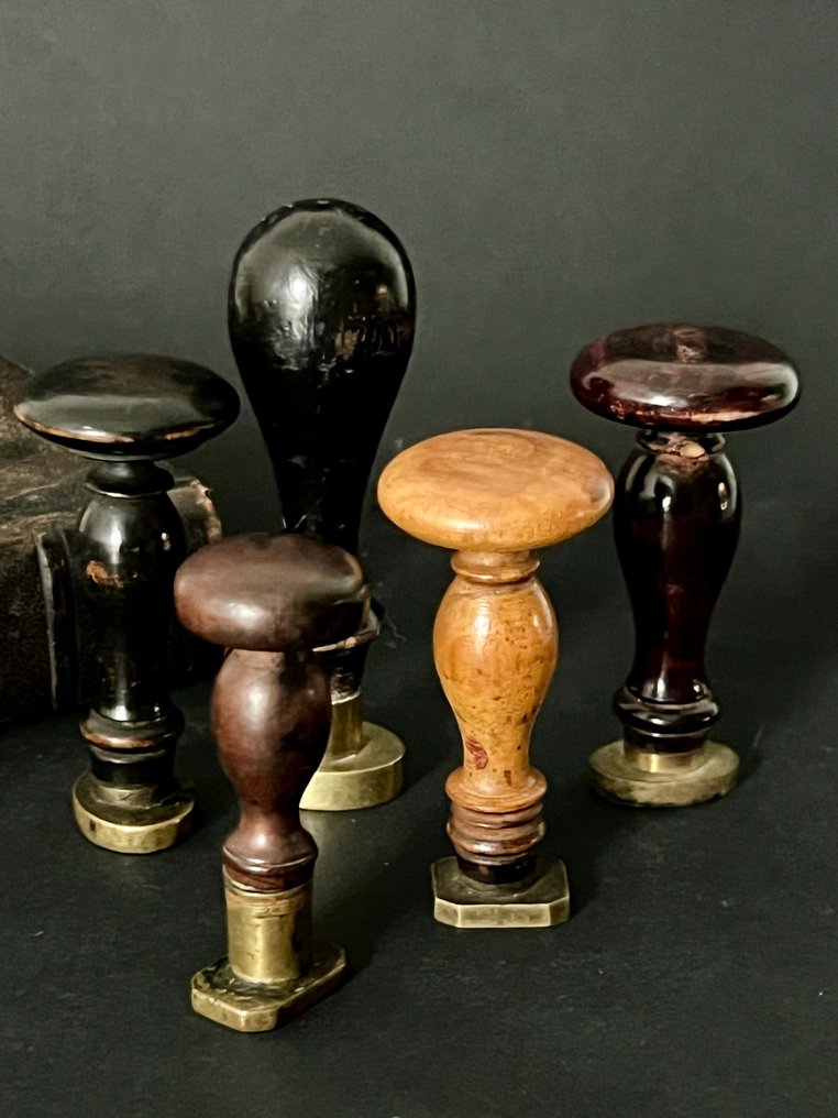 欧洲的 黄铜, 木 5个Monogrammes徽章 - 7 cm #3.2