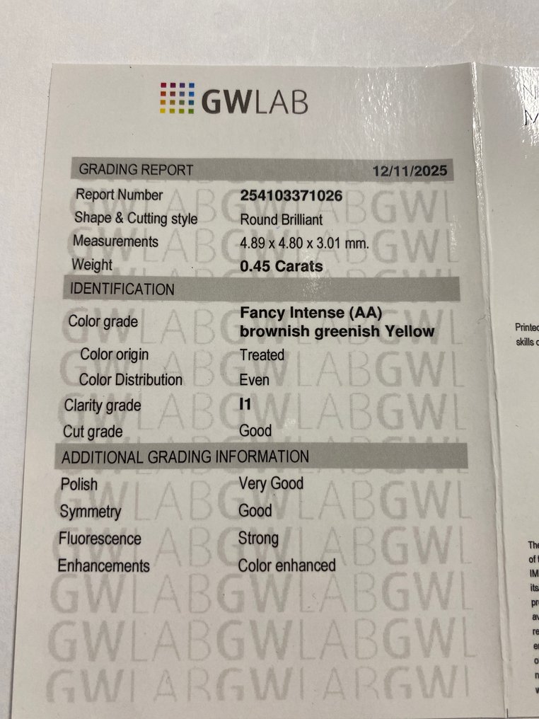 Senza Prezzo di Riserva - 1 pcs Diamante  (Con trattamento colore)  - 0.45 ct - Rotondo - I1 - Gemewizard Gemological Laboratory (GWLab) #3.2