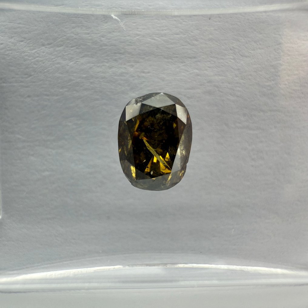没有保留价 - 1 pcs 钻石  (天然色彩的)  - 0.69 ct - 枕形 - Fancy deep 棕色, 稍帶綠色的 黄色 - I1 内含一级 - 国际宝石研究院（IGI） #1.0
