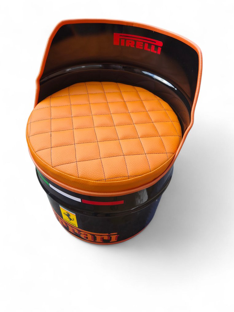 tuoli - L&H Art - Zwarte Ferrari stoel - 2025 #4.3