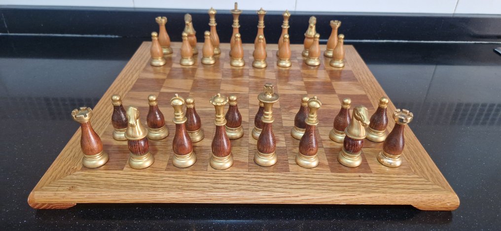 Schaakspel - Ajedrez clásico de Lujo vintage hecho a mano - Goudlaag, brons, cak hout en messing. #1.0