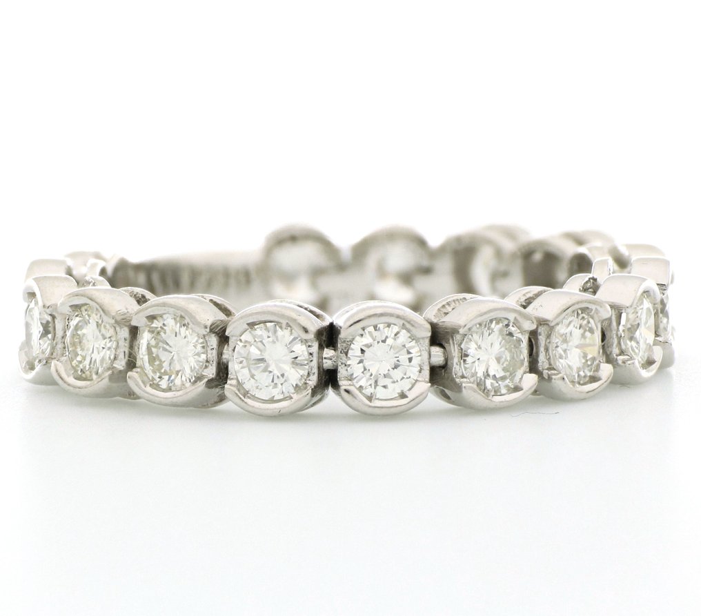 Ei pohjahintaa - Sormus - 18 kt. Valkokulta -  2.08ct. tw. Timantti (Luonnollinen)  #3.2