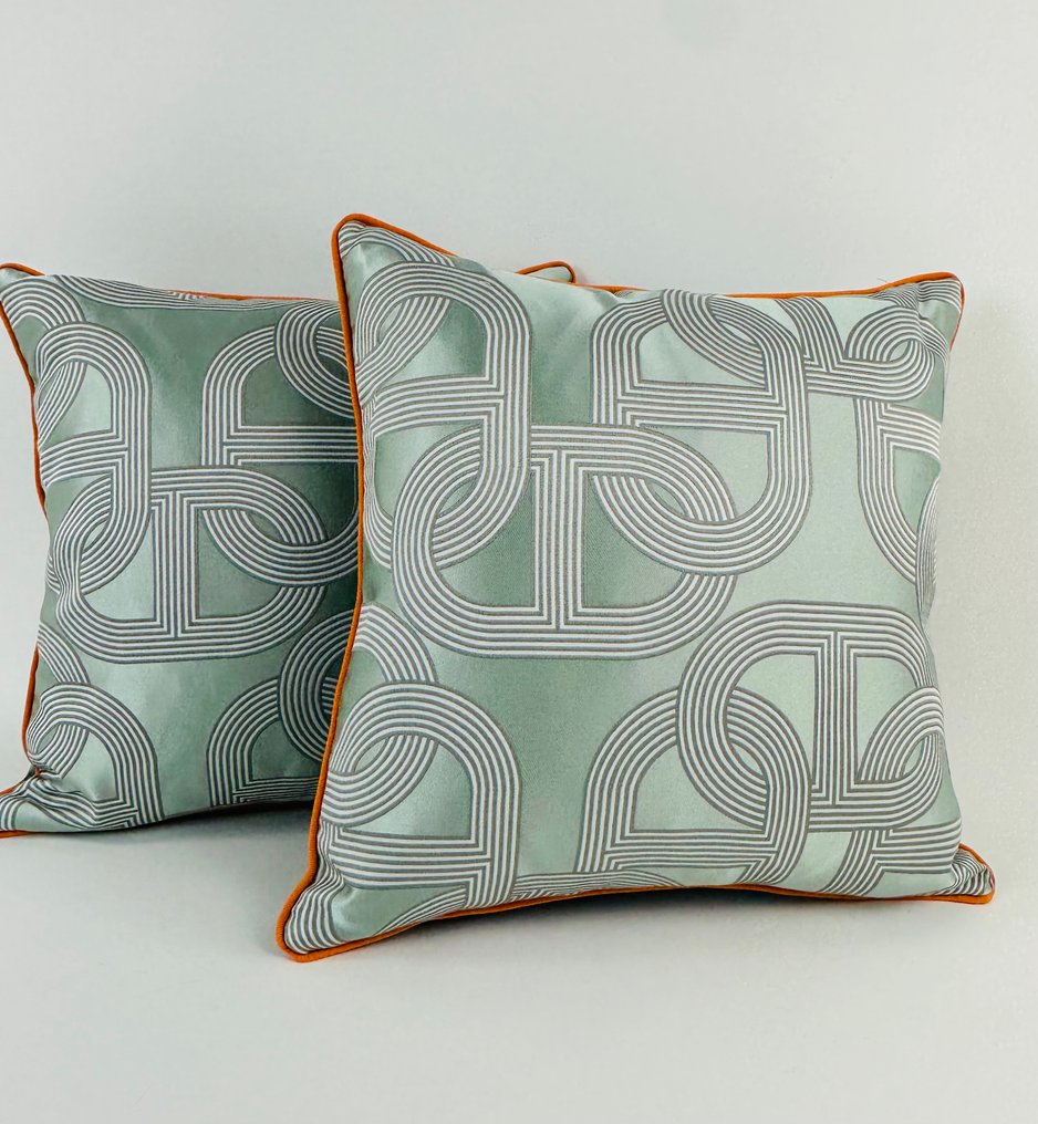 Hermès “Circuit 24” - Cushion (2) #2.1