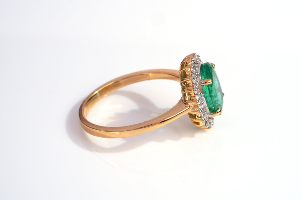 Ring - 18 kt Gelbgold - 1.97ct. tw. Smaragd - Diamant #2.1