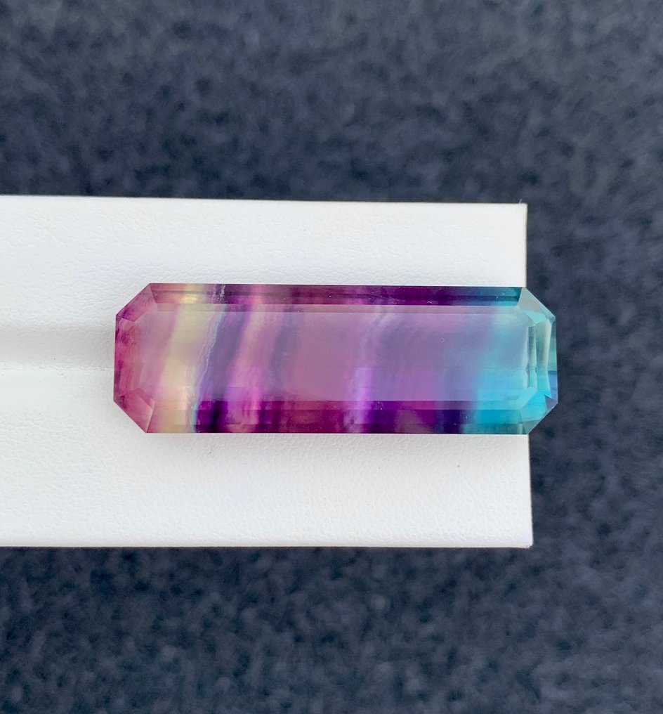 Zonder minimumprijs Fluoriet - 53.80 ct - nternational Colored Gemstone Association (ICA GemLab) #1.0