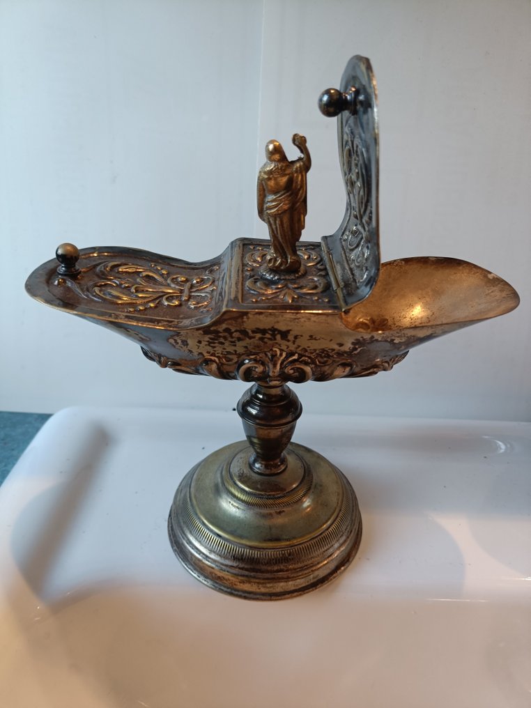 Θυμιατό - Ασημένιο μέταλλο με ανάγλυφη επεξεργασία και κάτω από τη βάση ξύλου. - Υψώστε τον Νικηφόρο Χριστό #3.2