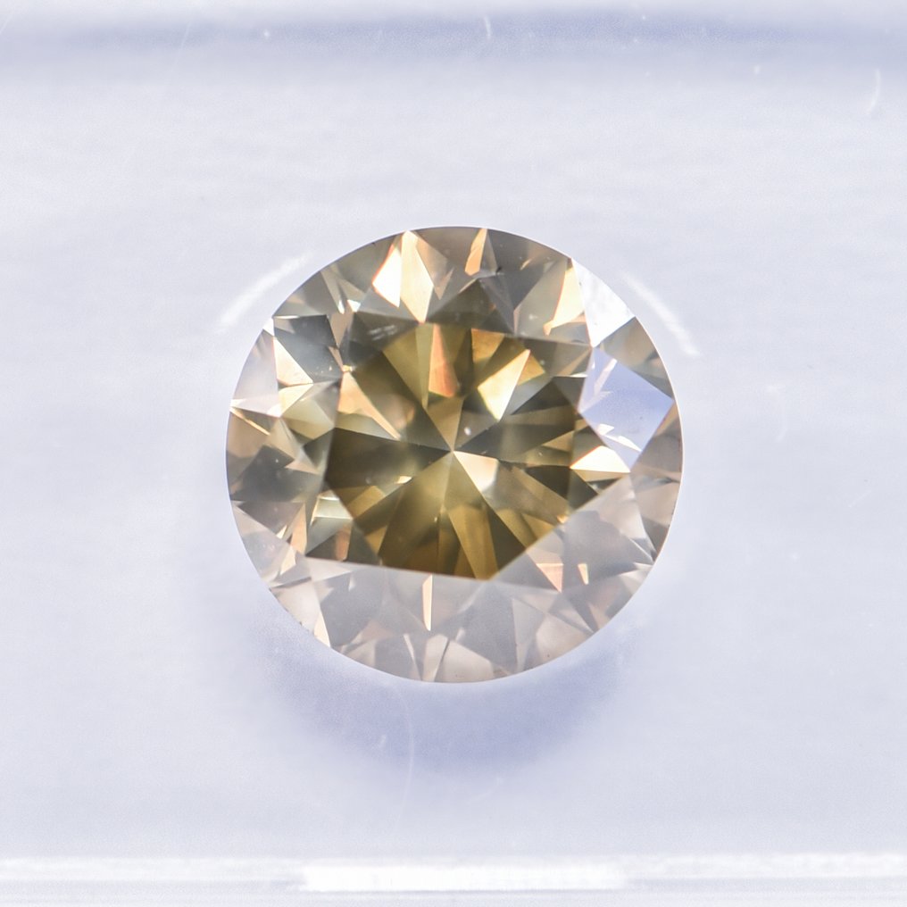 Nincs minimálár - 1 pcs Gyémánt  (Természetes színű)  - 1.71 ct - Kerek - Fancy deep Zöldes, Barnás Sárga - SI1 - Nemzetközi Gemmológiai Intézet (IGI) - VG #4.3