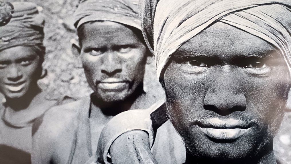Sebastião Salgado (1944–2025) - Coal Mining, Dhanbad, India (1989) #4.3