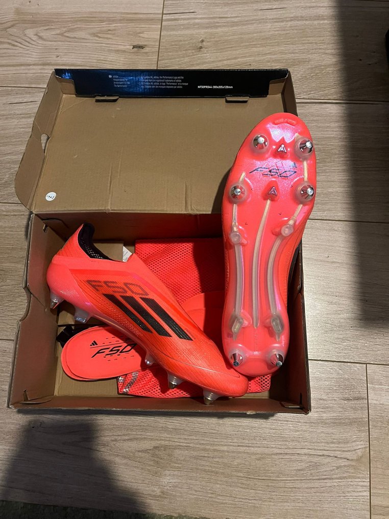 阿迪达斯 F50 Elite 足球鞋 – 红色 – 英国8码 - 足球 #1.0