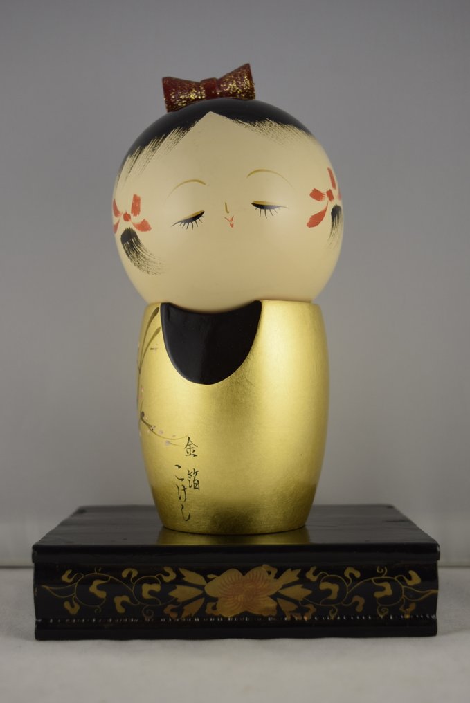 金漆蒔绘梅树小木偶 - 漆, 木 - Ryuzan - 日本 - Shōwa period (1926-1989) #1.0