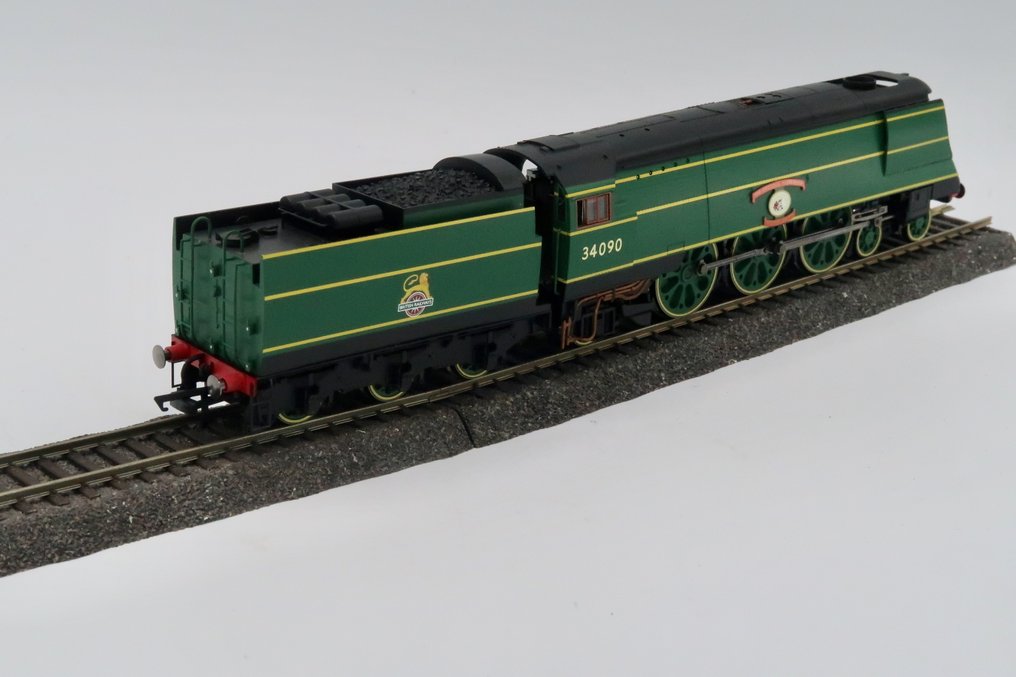 Hornby 00 - R2692 - Damplokomotiv med tilhengervogn (1) - 34090 ‘Sir Eustace Missenden’ - British Rail #2.1