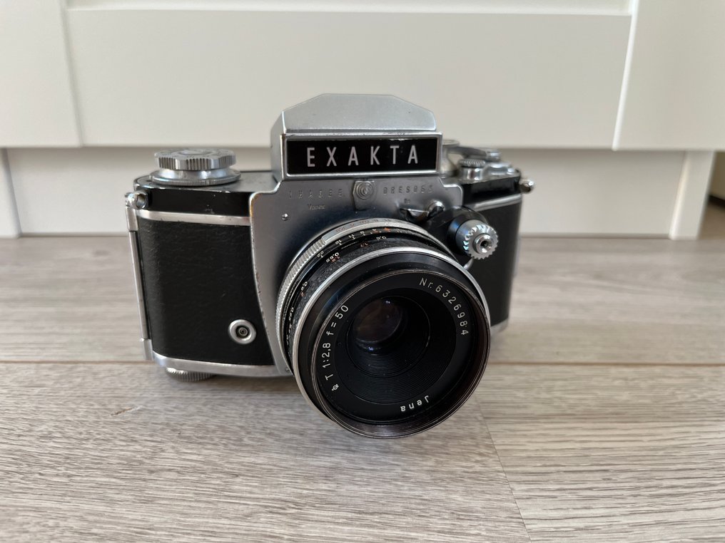 Ihagee Exakta Varex IIa + Jena T 2,8/50mm | Cameră analogică #1.0