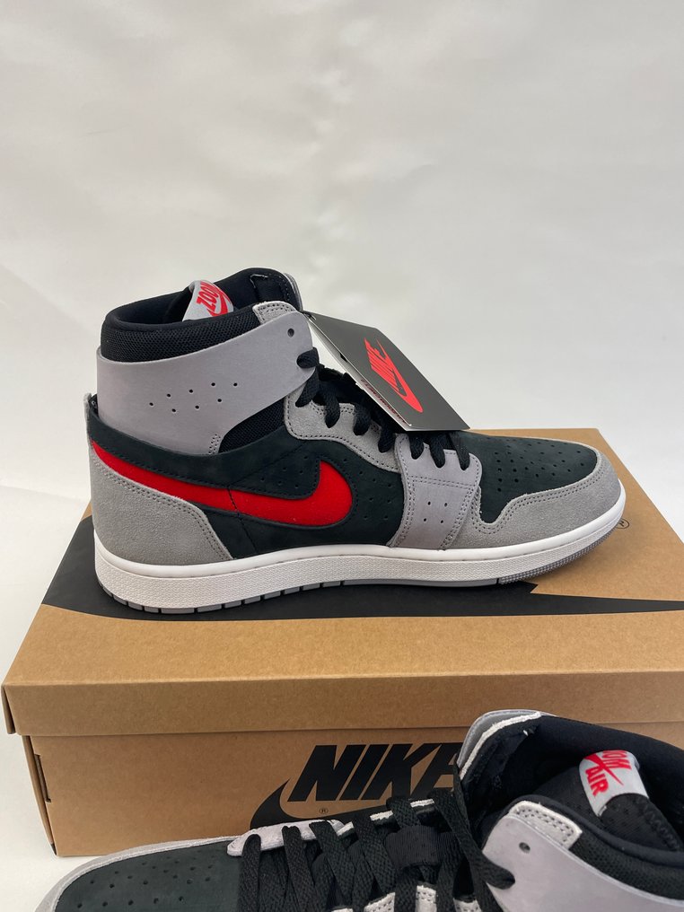 Nike - Air Jordan 1 High, Zoom Air CMFT 2 Black Fire Red Cement - Sneakers - Size: EU 44 - New with tags #4.3