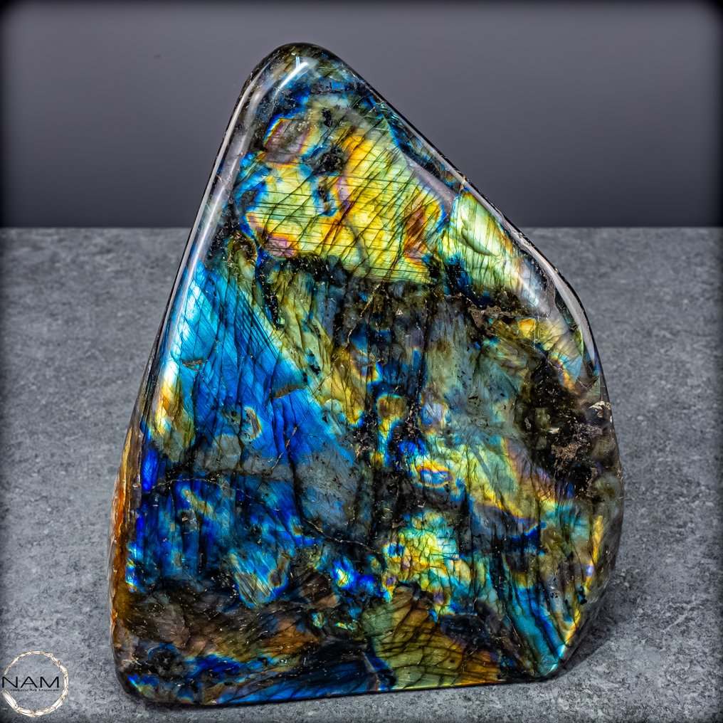 Natural labradorite from Madagascar Shimmering play of colors of nature- 3361.28 g #4.3