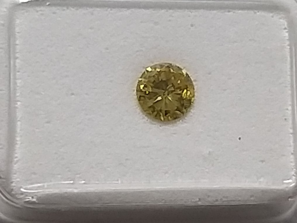 没有保留价 - 1 pcs 钻石  (经彩色处理)  - 0.29 ct - 圆形 - Fancy deep 稍帶綠色的, 稍帶黄色的, 稍帶棕色的 黄色 - SI2 微内三含级 - Gemewizard宝石实验室（GWLab） #1.0