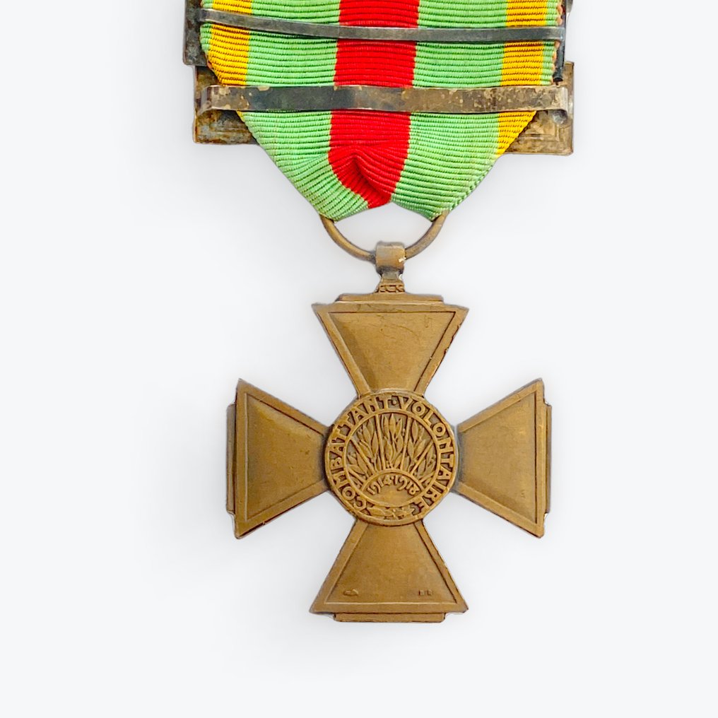 France - Military medal - Volunteer Combatant Cross with four clasps #2.1