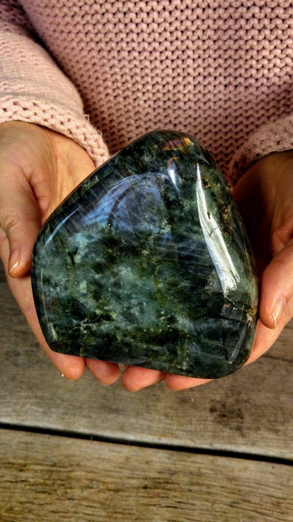 Σπάνιο χρώμα Chameleon - Βιολετί + Μωβ - Χρυσά χρώματα Labradorite, - Ελεύθερη μορφή - Ύψος: 13 cm - Πλάτος: 11 cm- 790 g #4.3